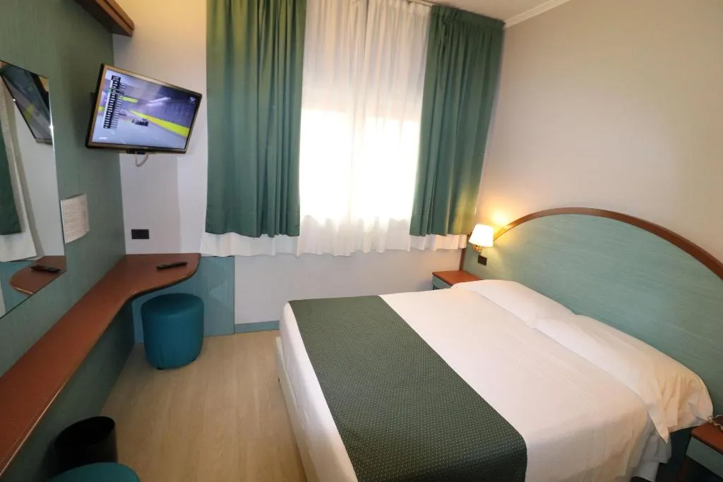 TRIPLE TWO BEDS Room, Hotel Domenichino, Milan
