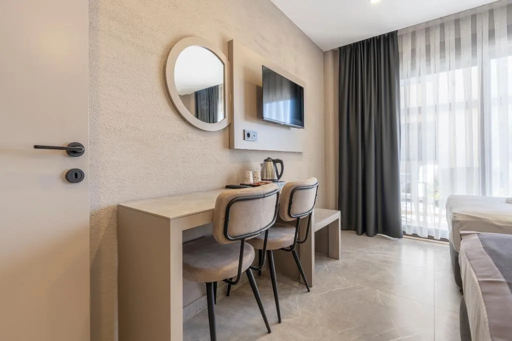 FAMILY ROOM CAPACITY 5 TWO BEDROOMS Room, Lara Beach Homes, Antalya