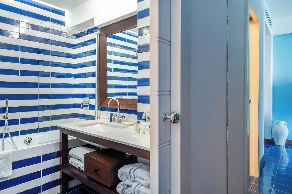 Room, Capo La Gala Hotel & Wellness, Naples