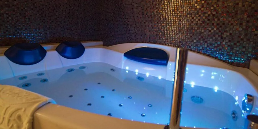Sports and Entertainment, Hotel Flora, Catania