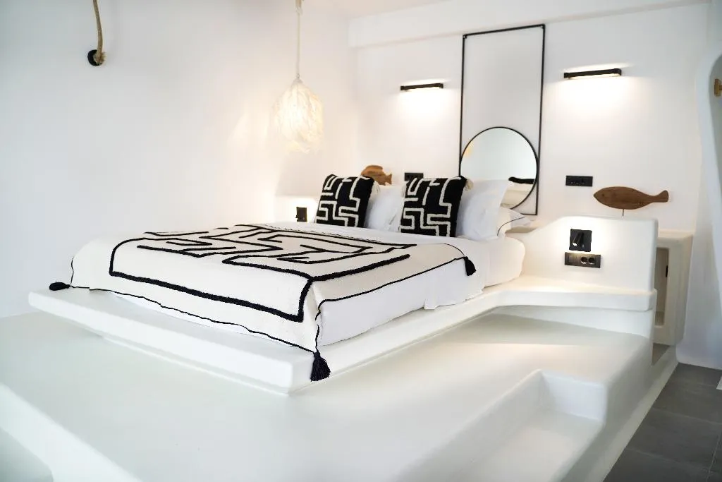JUNIOR SUITE STANDARD Room, King'S Suites, Santorini
