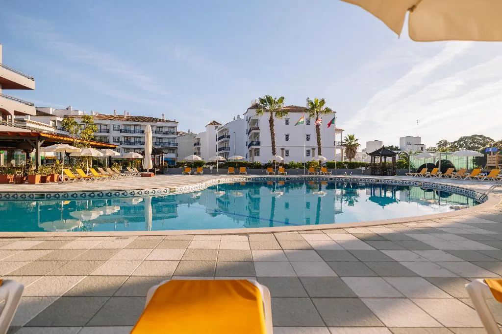 Pool, Muthu Oura Praia Hotel, Algarve