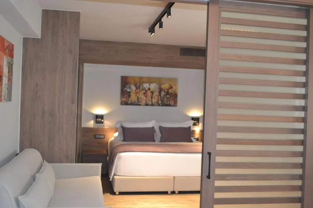 Room, Athens 507, Athens