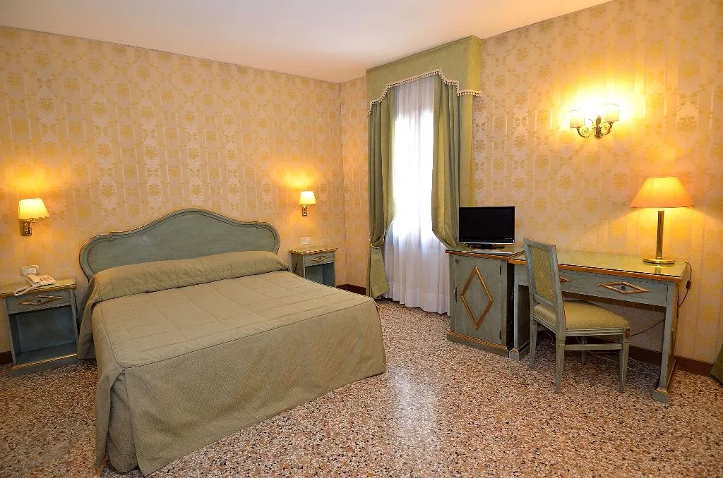DOUBLE CLASSIC Room, Locanda La Corte, Venice