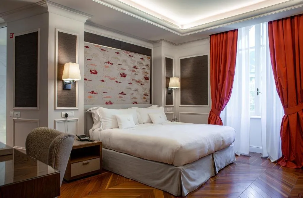 DOUBLE PREMIUM Room, Palazzo Venezia, Milan