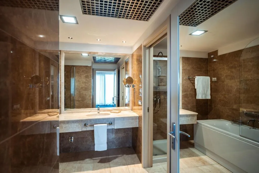 SUITE HARBOUR VIEW Room, Delta Hotels By Marriott Olbia Sardinia, Olbia