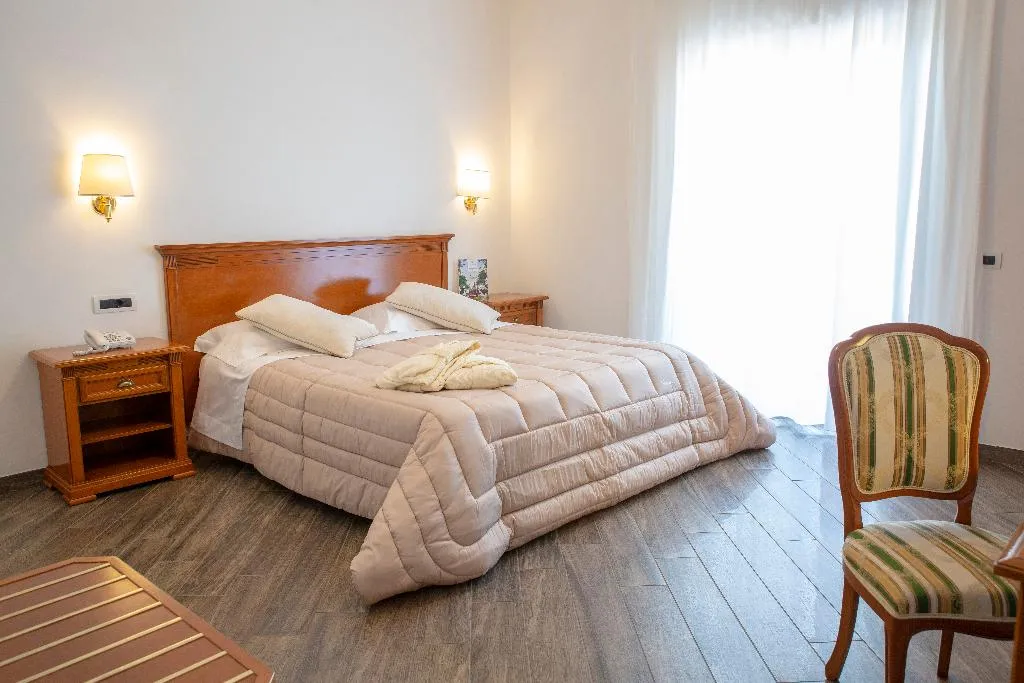 TRIPLE STANDARD Room, Resort Sant'Angelo & SPA, Naples