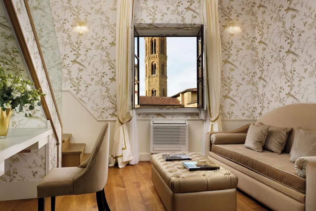 JUNIOR SUITE WITH VIEWS Room, San Firenze Suites And Spa, Florence