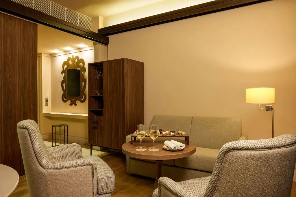 JUNIOR SUITE STANDARD Room, Villa Agrippina Gran Meliá, Rome