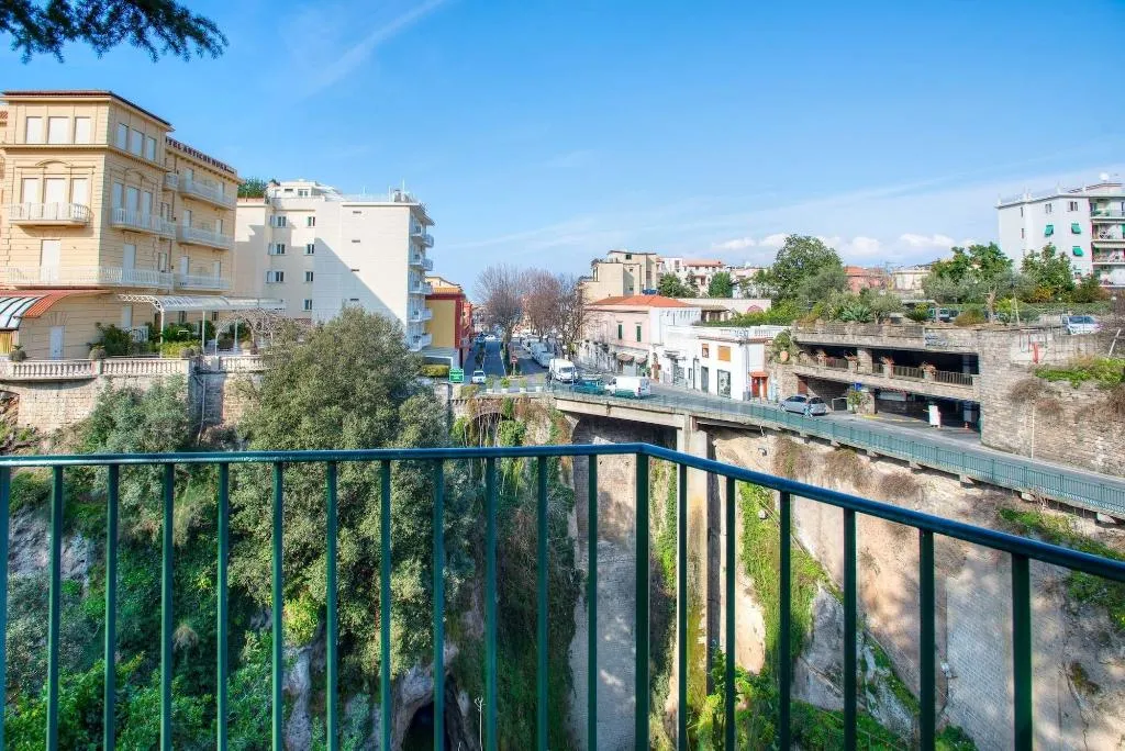 General view, Relais La Rupe, Naples