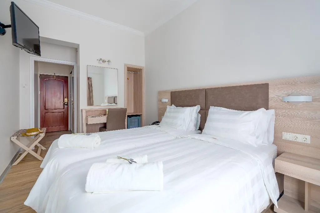 Double or Twin WITH BALCONY Room, Attalos Hotel, Athens