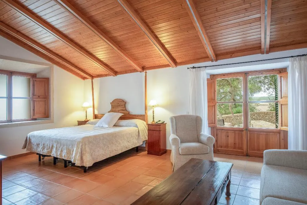JUNIOR SUITE STANDARD Room, Finca Son Roig, Majorca