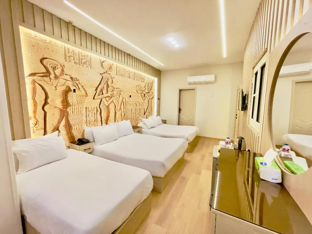 QUADRUPLE DELUXE WITH BALCONY Room, Giza Pyramids View Inn, Cairo
