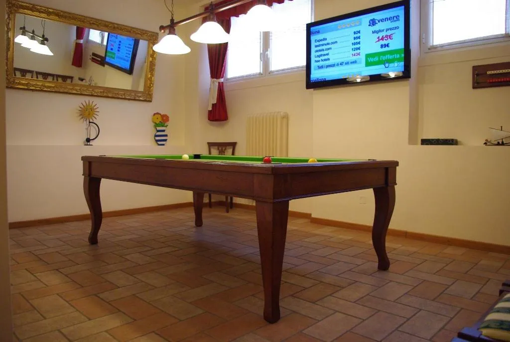 Sports and Entertainment, Il Girasole, Milan