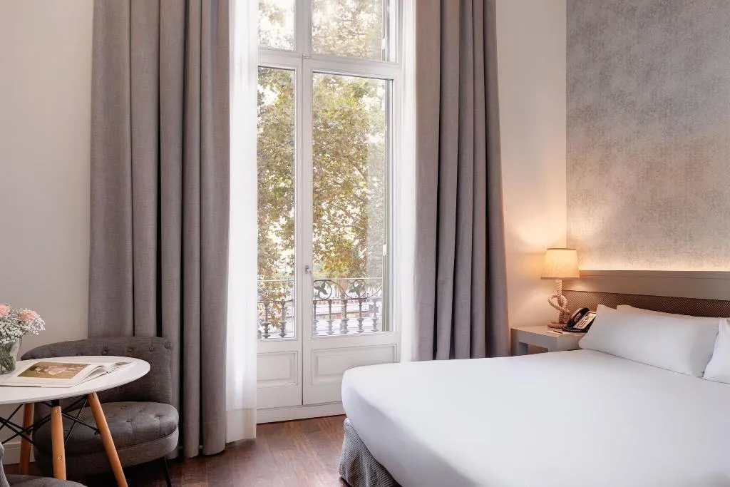 Double or Twin STANDARD Room, Duquesa Suites, Barcelona