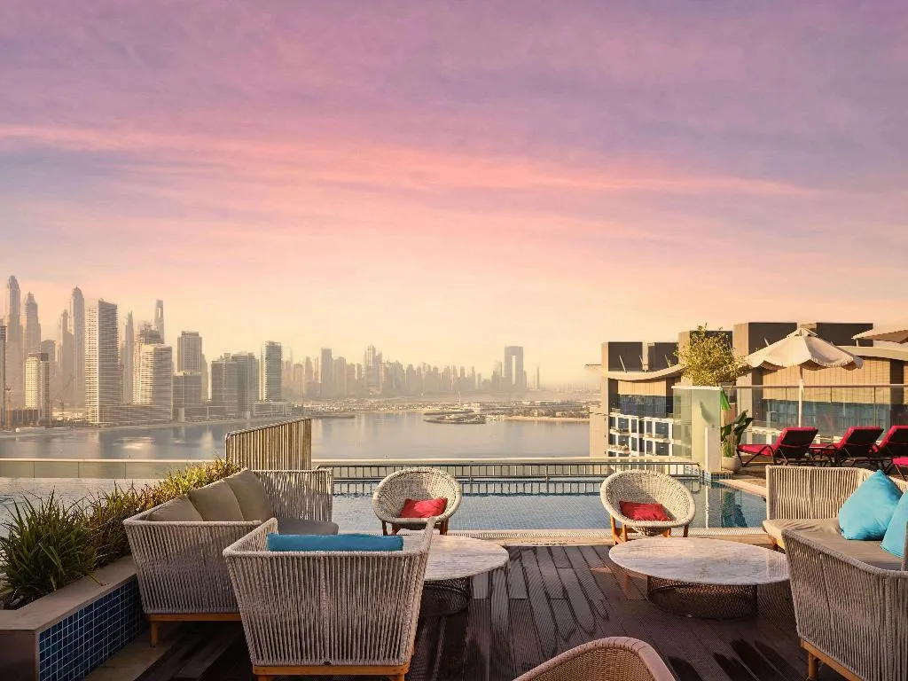 Bar, NH Collection Dubai The Palm, Dubai