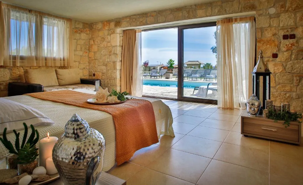 VILLA SIX BEDROOMS WITH PRIVATE POOL Room, Stigmes Villas and Suites, Thessaloniki