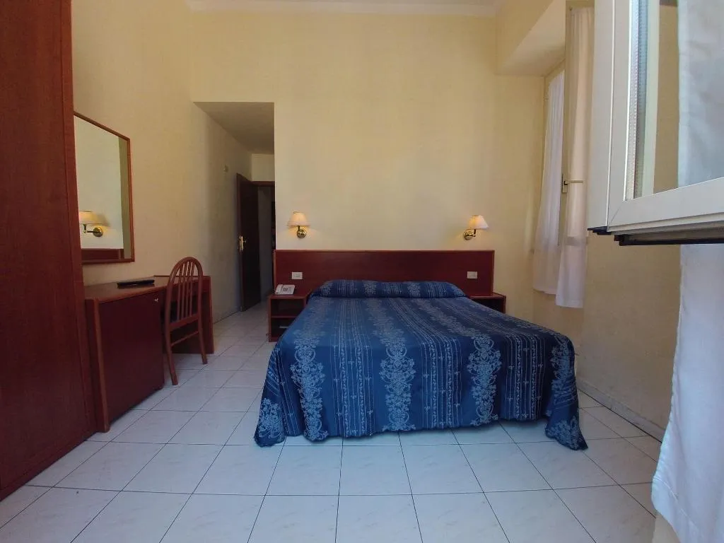 Room, Casali, Naples