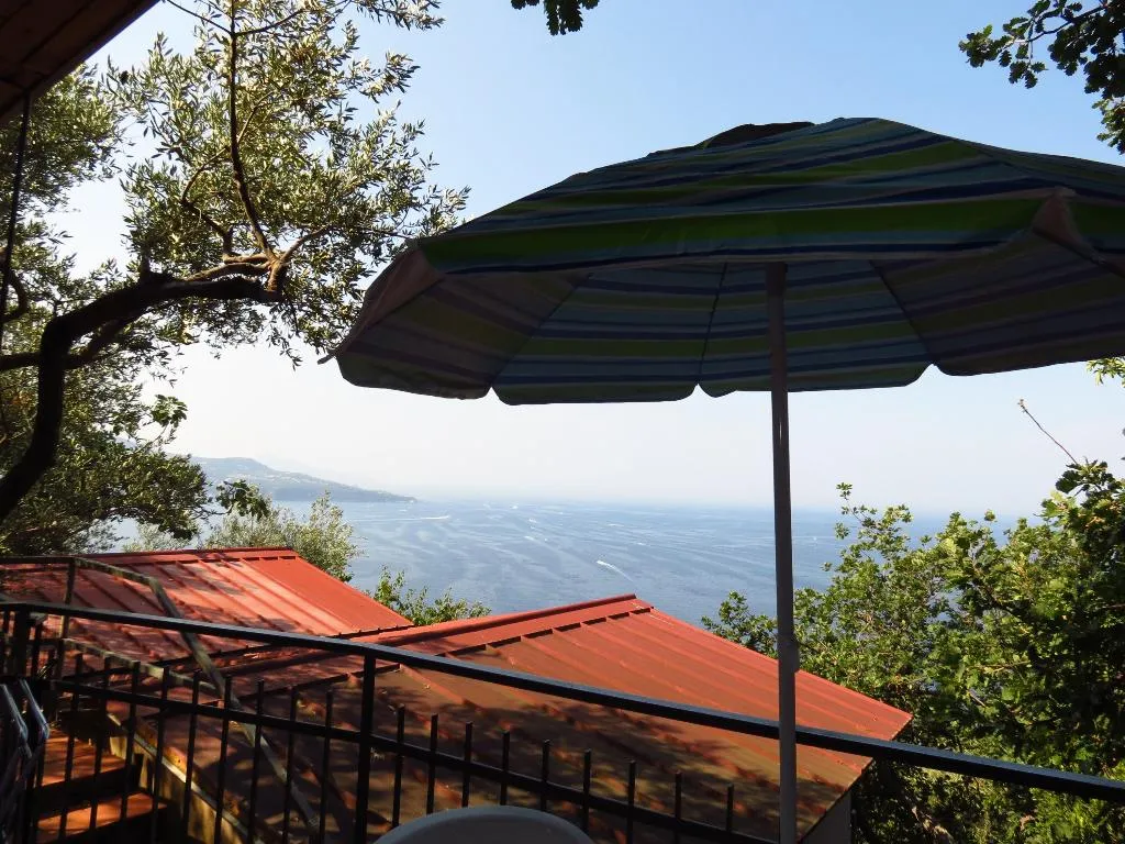 CHALET SEA VIEW CAPACITY 3 Room, Baia Serena, Naples