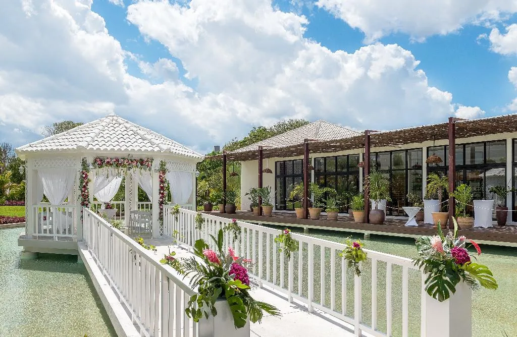Terrace, El Beso Adults Only at Ocean Riviera Paradise AI, Cancun Area