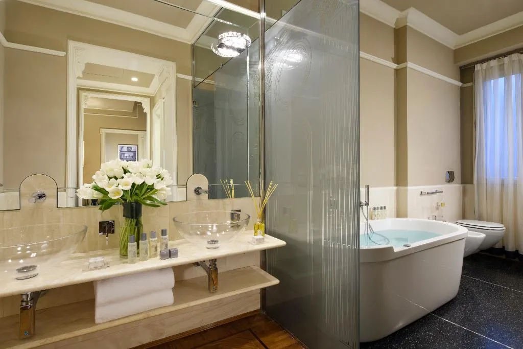 SUITE CAPACITY 5 TWO BEDROOMS Room, Brunelleschi Hotel, Florence