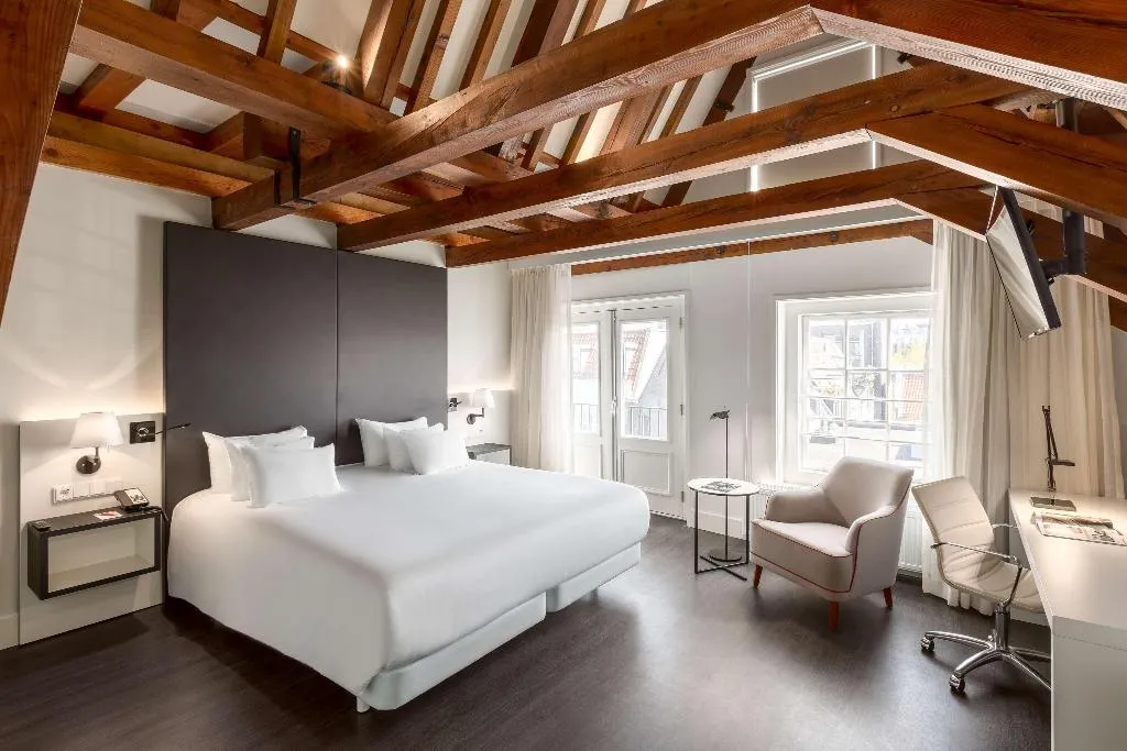 Room, NH Collection Amsterdam Barbizon Palace, Amsterdam