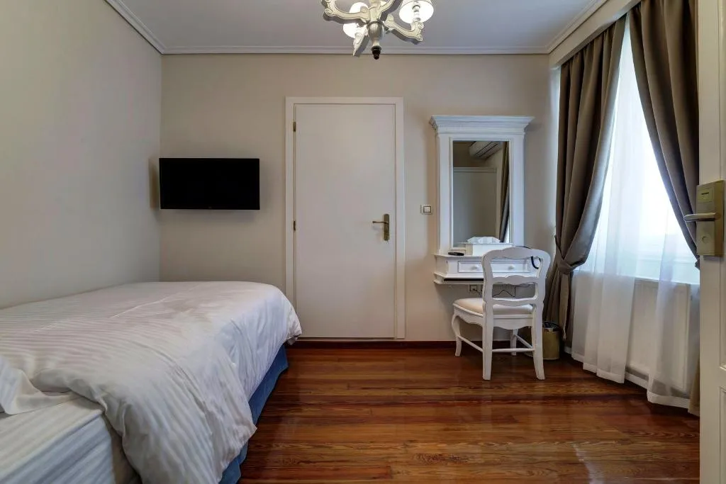 Room, Home & Poetry, Athens