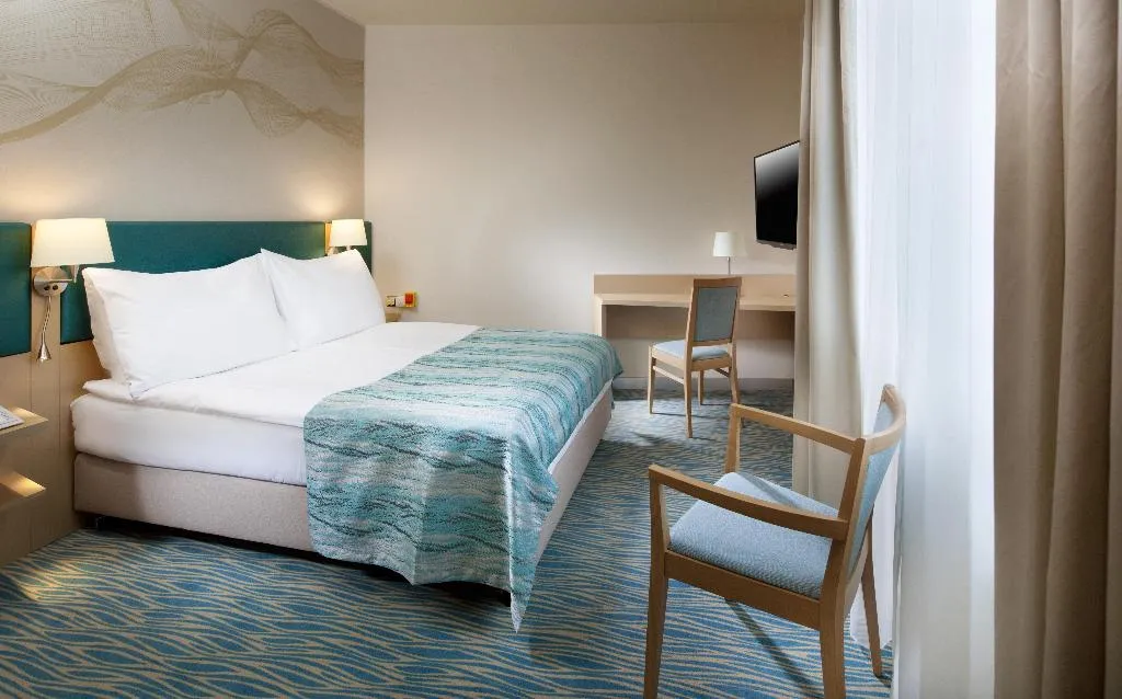 DOUBLE Accessible Room, Holiday Inn Prague Congress Centre, Prague