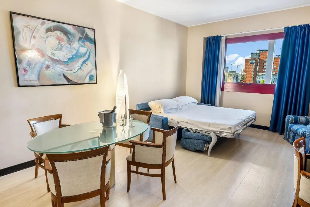 SUITE PREMIUM WITH VIEWS Room, Abacus Hotel, Milan