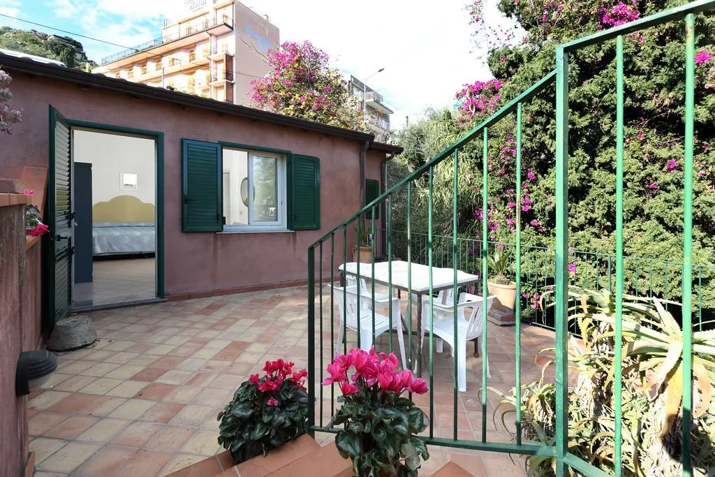 General view, Hotel Villino Gallodoro, Taormina