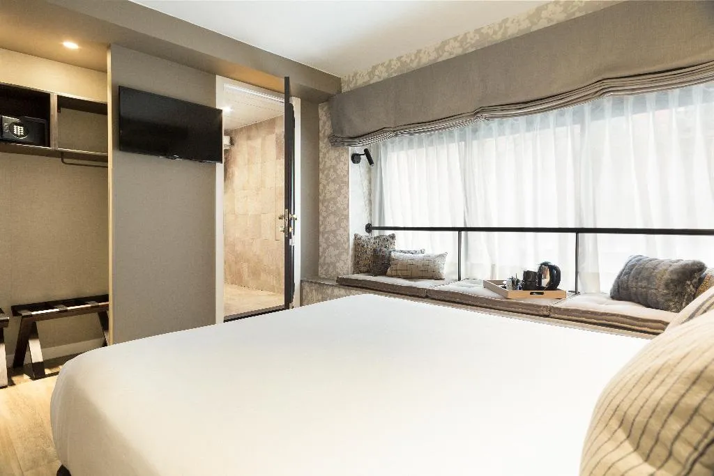 DOUBLE STANDARD Room, Acta Splendid, Barcelona