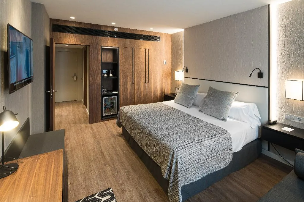 Double or Twin DELUXE Room, Catalonia Barcelona Plaza, Barcelona