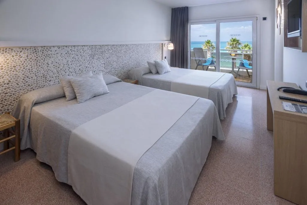 Room, Caprici Beach Hotel & Spa, Costa Brava