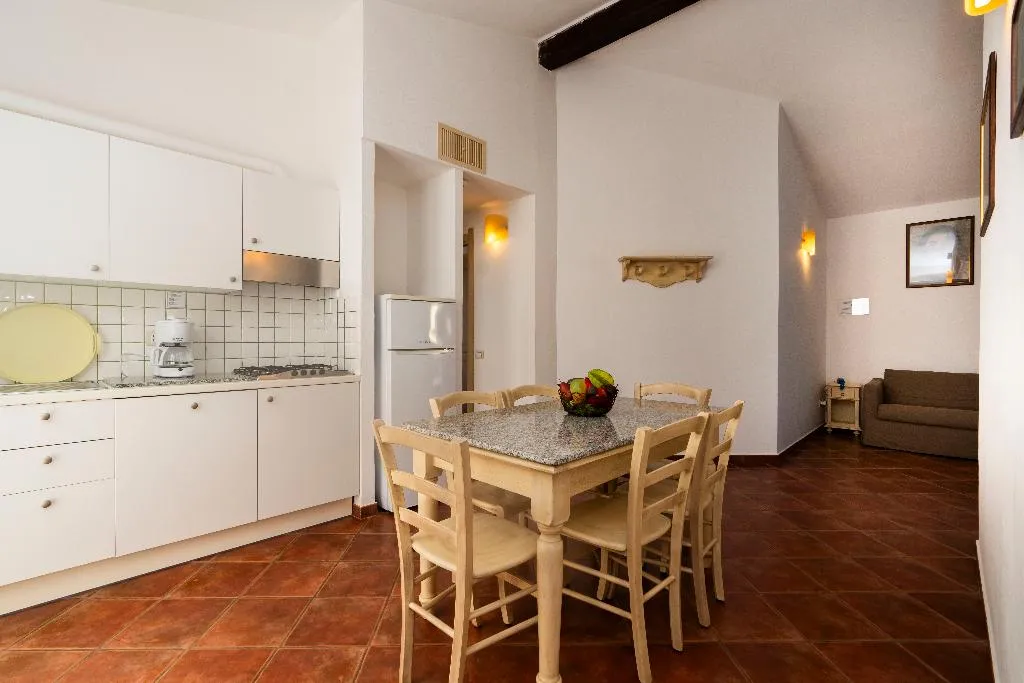 APARTMENT SUPERIOR CAPACITY 4 Room, Borgo Degli Ulivi Residence, Cagliari