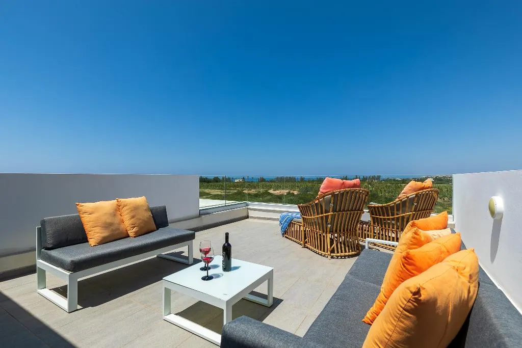 VILLA FIVE BEDROOMS WITH MORE THAN THREE BATHROOMS Room, Sea Point Villas, Cyprus