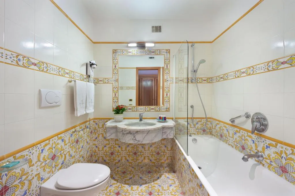 QUADRUPLE STANDARD Room, President, Naples