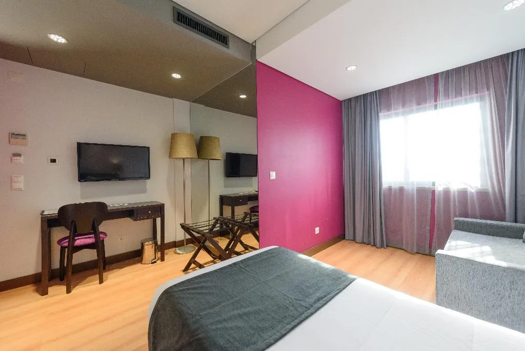 FAMILY ROOM DELUXE CAPACITY 4 Room, Hotel Luena, Lisbon