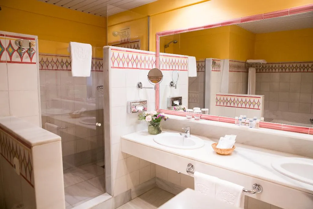JUNIOR SUITE STANDARD Room, AZZ Guadacorte Campo de Gibraltar, Costa De La Luz