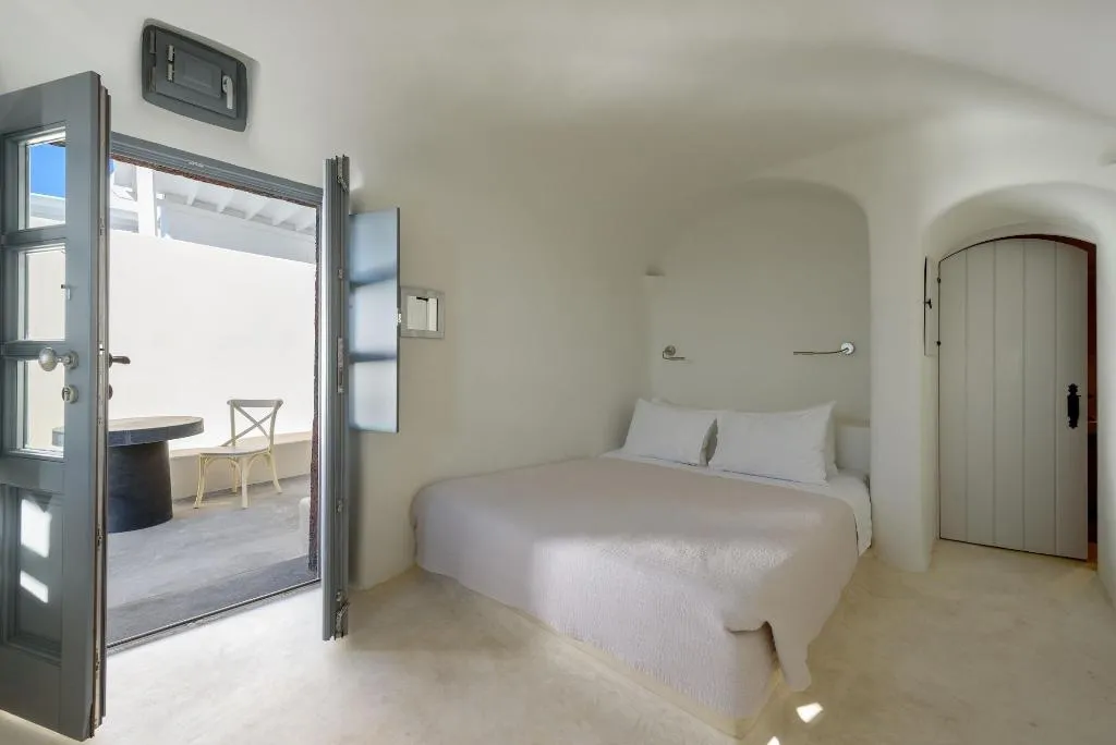 Double or Twin WITH JACUZZI Room, Kapari Natural Resort - member of Unique Lodges Na, Santorini
