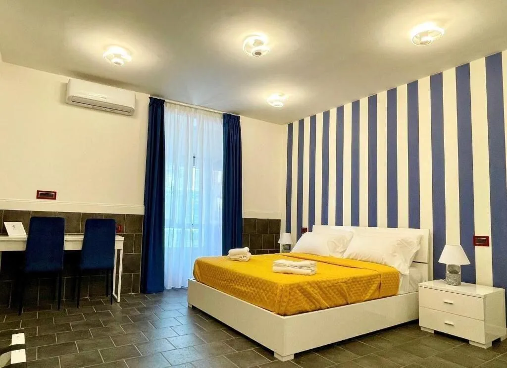 Room, Yacht Club Angioino, Naples