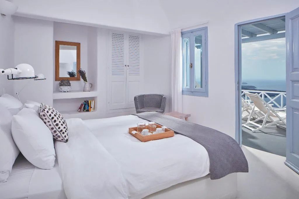 Double or Twin SUPERIOR Room, Cliffside Suites, Santorini