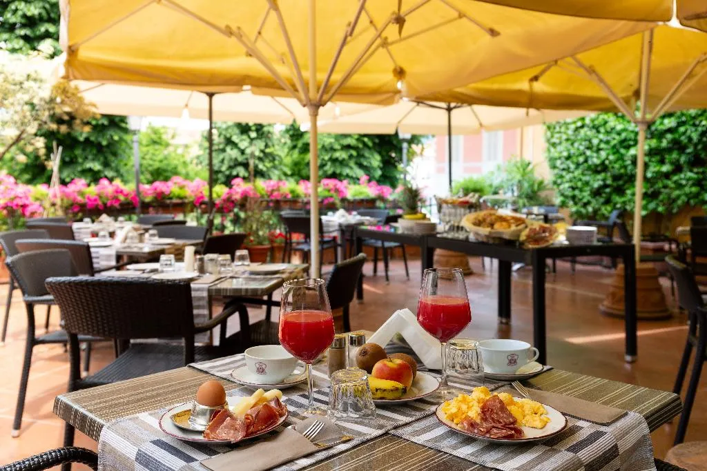Terrace, Silla, Florence