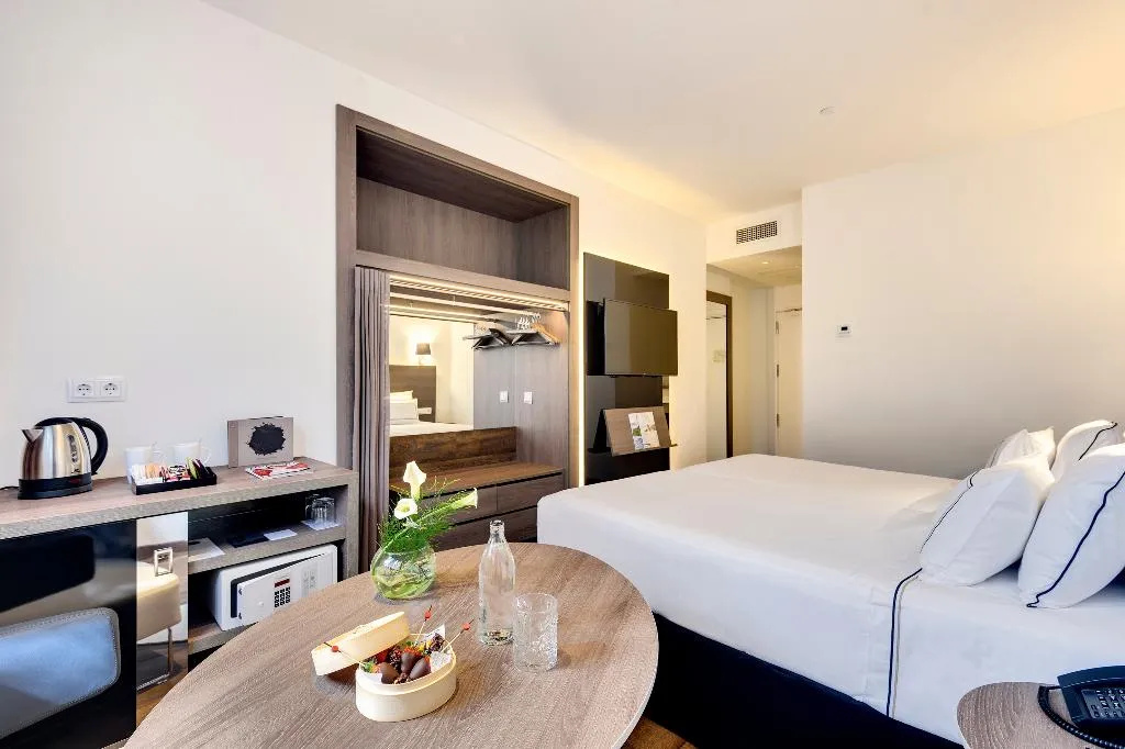 Double or Twin WITH VIEWS Room, Melia Madrid Serrano, Madrid