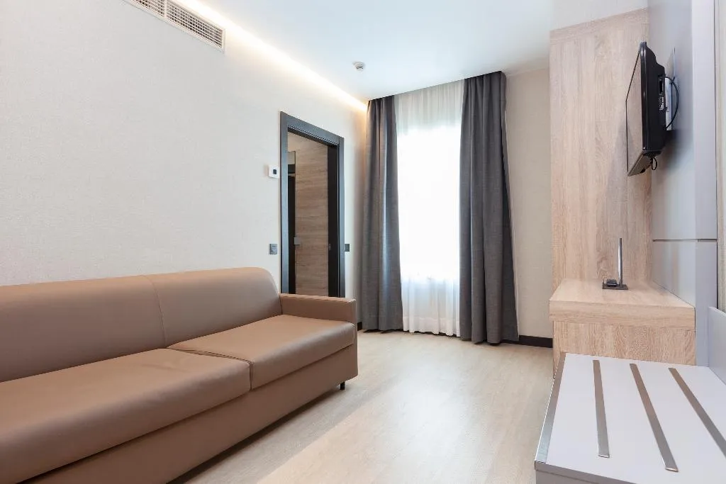 TRIPLE STANDARD Room, Liabeny, Madrid