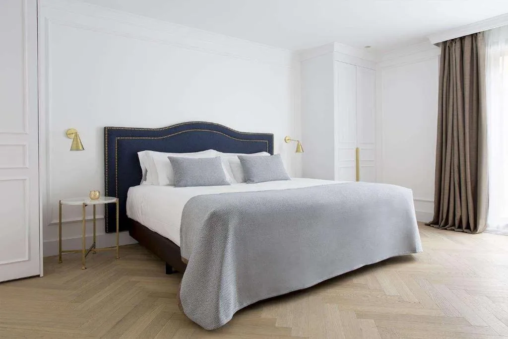 Room, Midmost Barcelona, Barcelona