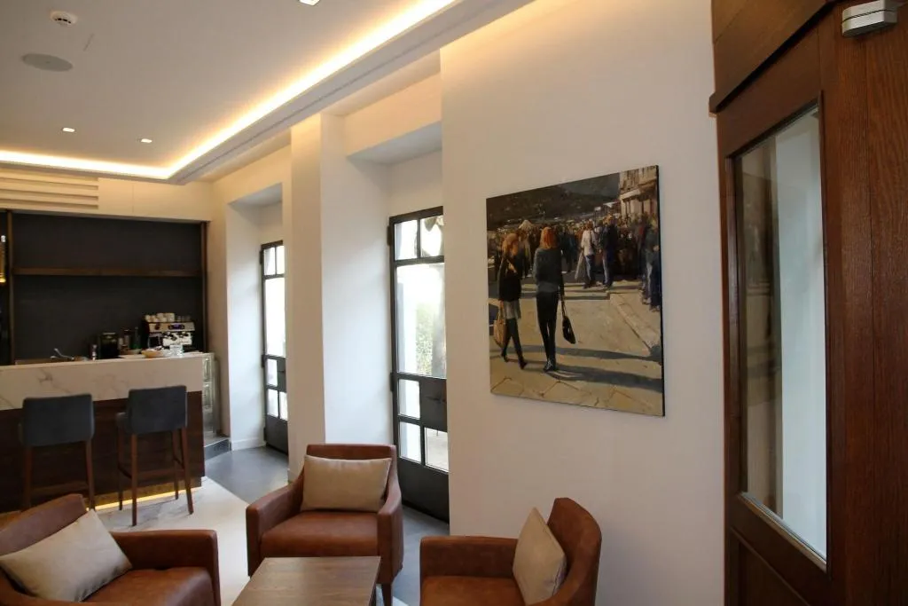 Bar, Albergo Centrale, Milan
