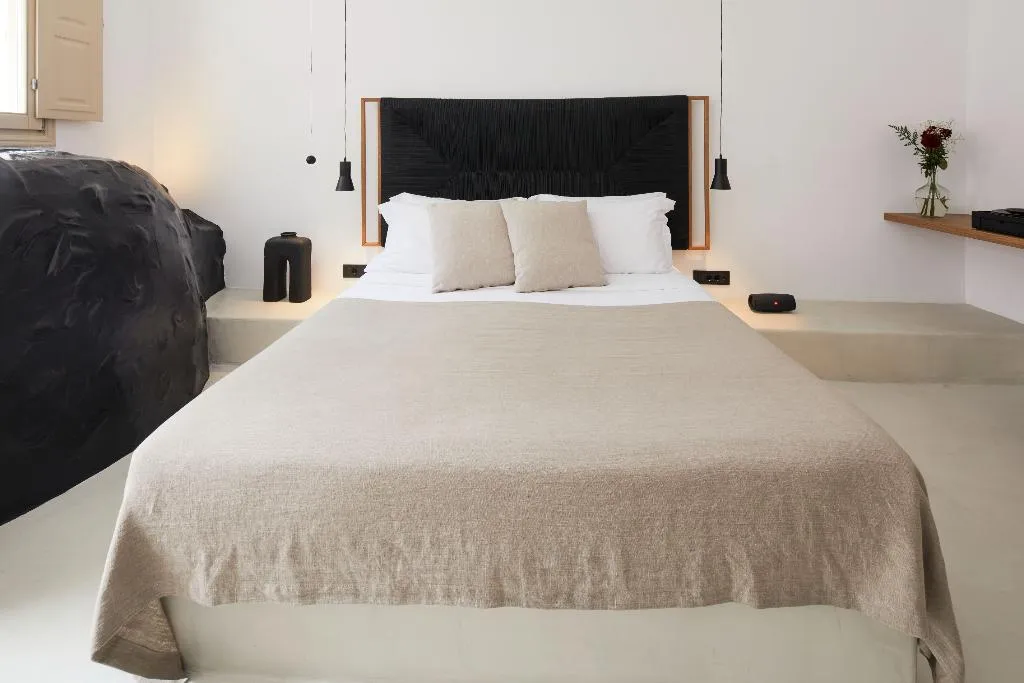 SUITE SEA VIEW HONEYMOON Room, You And Me Suites, Santorini
