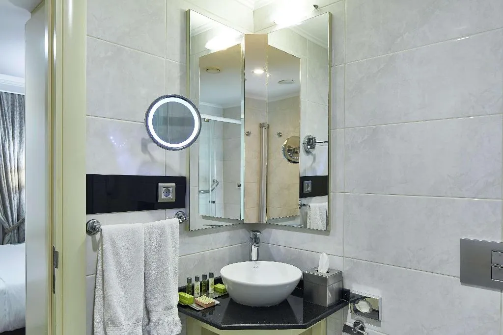 SINGLE GUEST ROOM Room, DoubleTree By Hilton Izmir Alsancak, Izmir