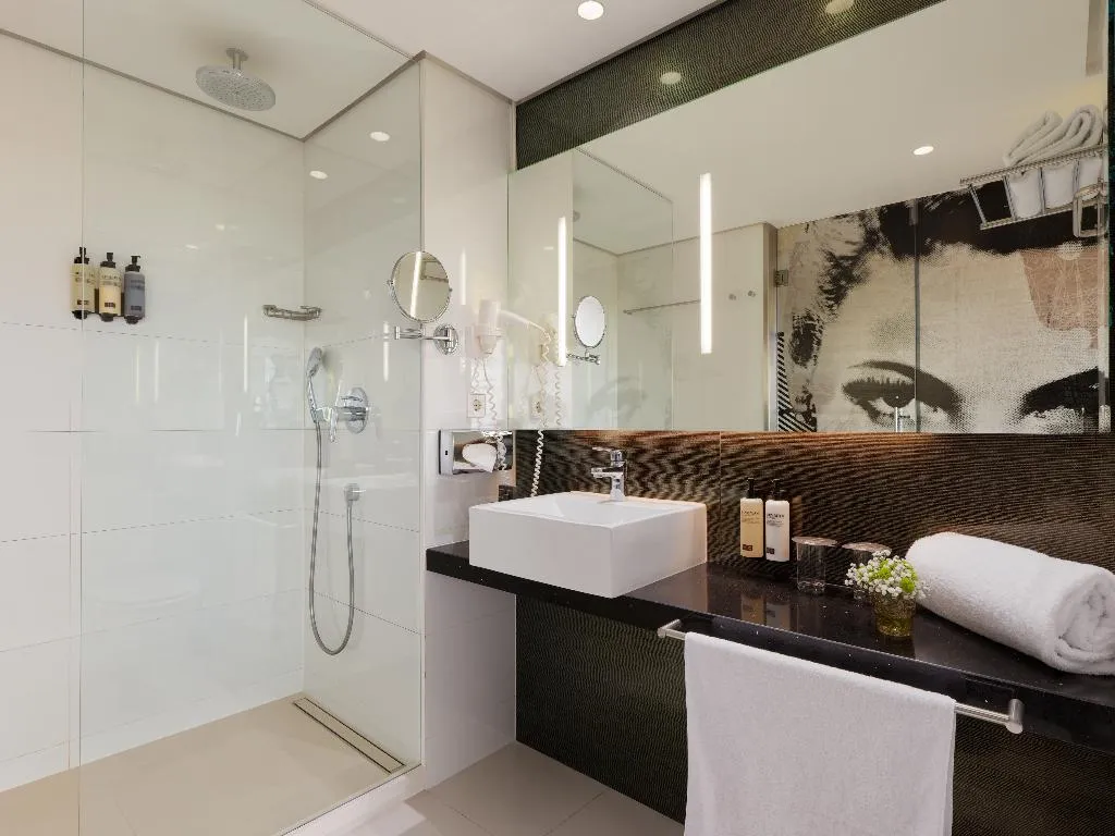SUITE CAPACITY 3 Room, H10 Berlin Ku'Damm, Berlin