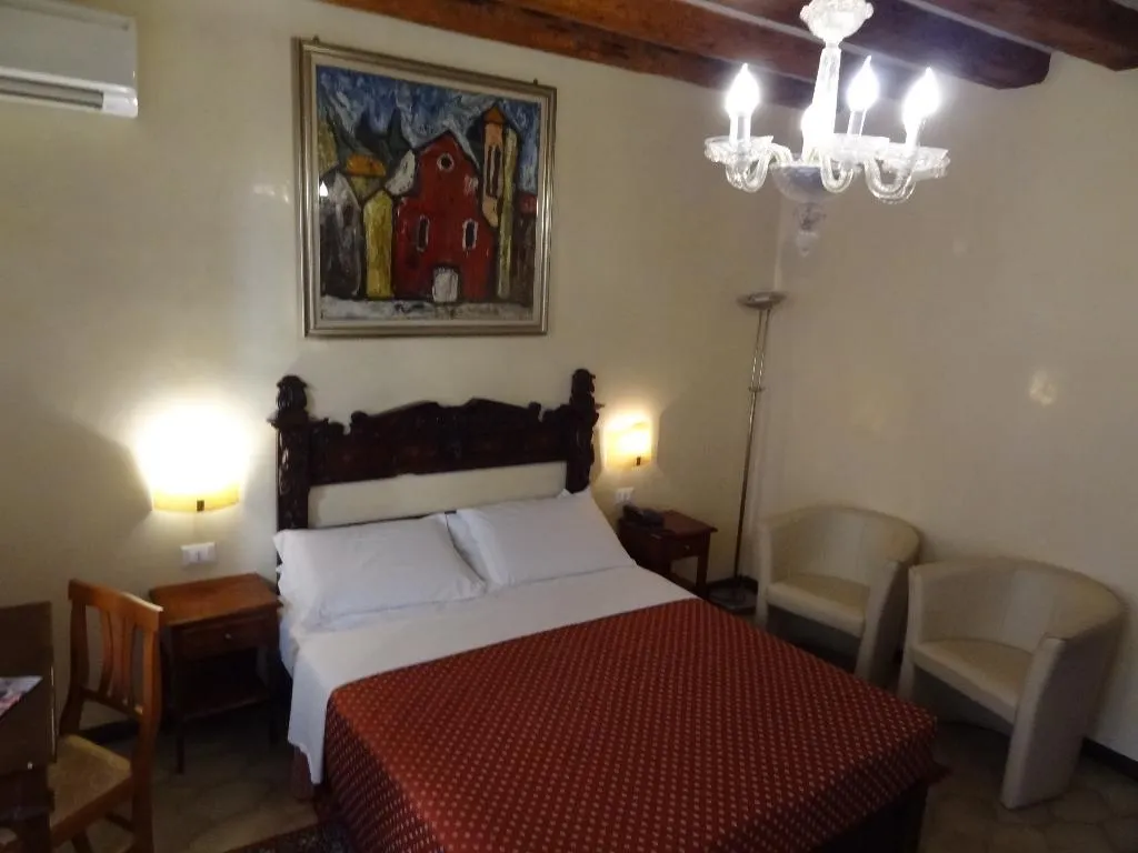 TRIPLE STANDARD Room, Minerva & Nettuno, Venice